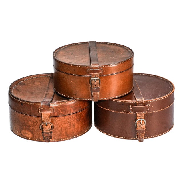 Set of 3, Collection of Round Antique Leather Collar Storage Boxes For Sale
