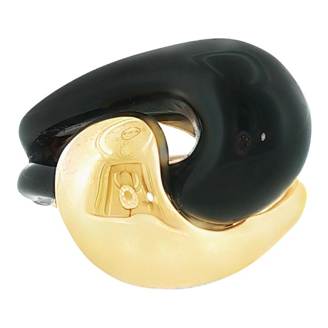 Late 20th Century 14k Yellow Gold Black Onyx Offset Knot Ring, Size 6.5 For Sale