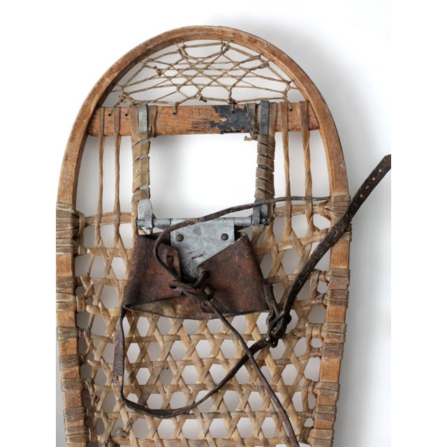 Brown Vintage World War II Usa Military Snowshoes by the Groswold Ski Co. 1945 For Sale - Image 8 of 16