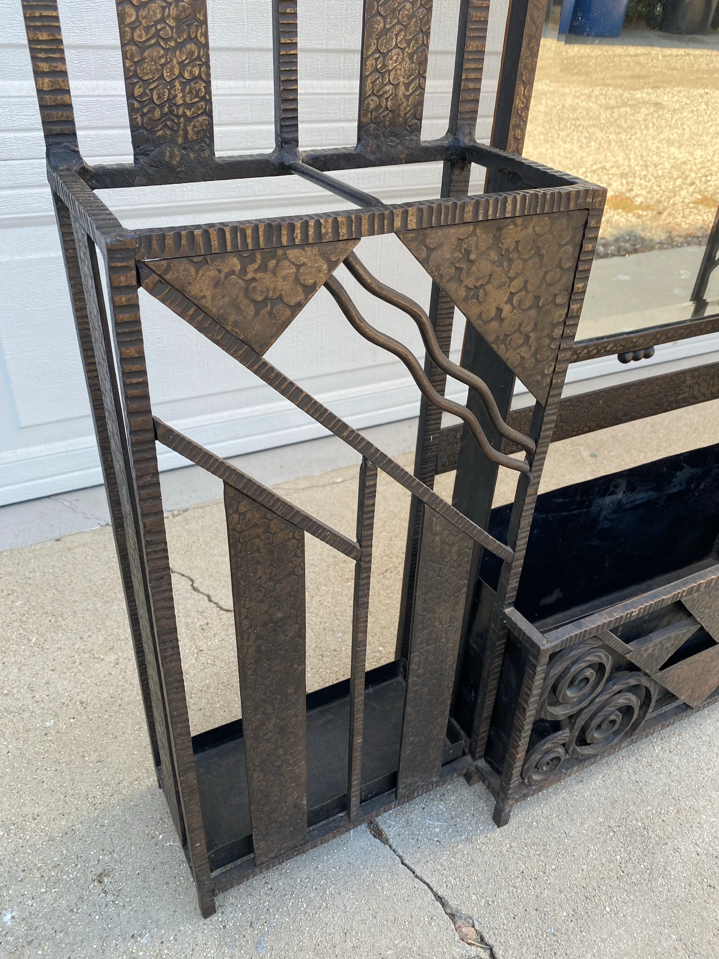 1930s French Art Deco Hammered Iron Coat Rack & Hall Tree With
