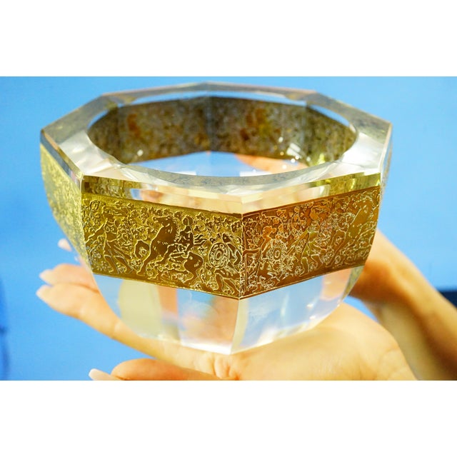MEASUREMENTS: Height: 8.5 cm; Diameter: 14.7 cm; Weight: 2.266 kg Item : A fine centerpiece bowl (or large cigar ashtray)...