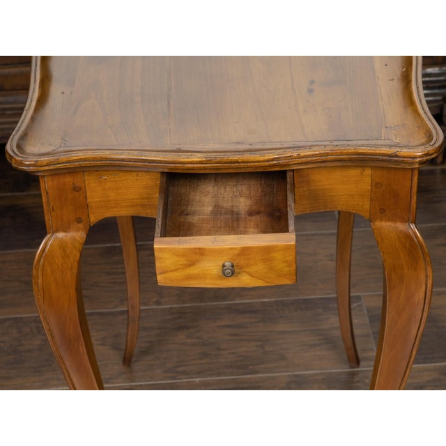 French 19th Century Louis XV Style Walnut Side Table with Serpentine Tray Top For Sale - Image 9 of 9