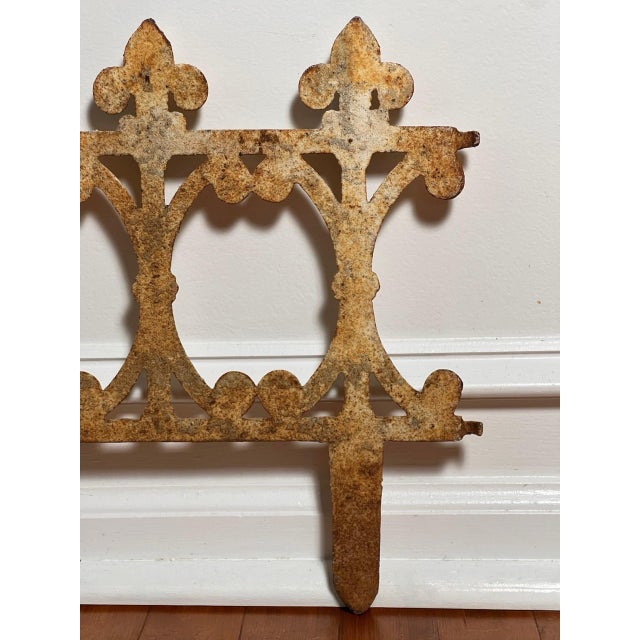 Set of 6 Cast Iron Interlocking Garden Edging Fences, White Paint Patina, 20th Century For Sale - Image 14 of 17