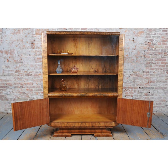 Art Deco Showcase in Walnut by J. Halabala for Up Závody, Czech, 1920s For Sale - Image 15 of 18