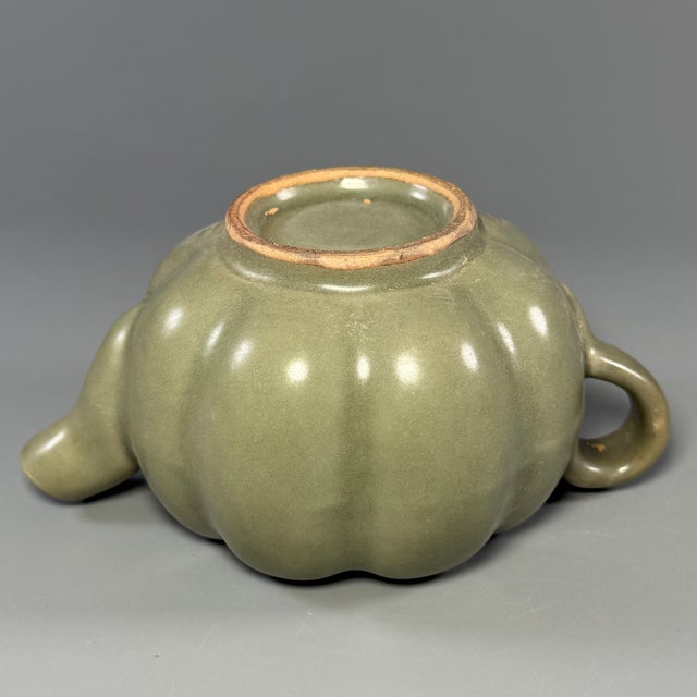 16th Century Antique Chinese Celadon Melon‑Shaped Ewer, Collectible Antique For Sale - Image 5 of 6