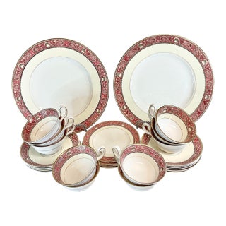 1940-50s Vintage Coastal English Wedgwood Runnymede Pink Dinnerware - Set of 16 For Sale