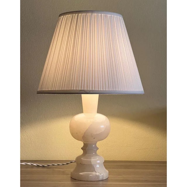Vintage Alabaster Table Lamp, France, 1950s Elegant vintage table lamp crafted in France from solid alabaster, featuring a...