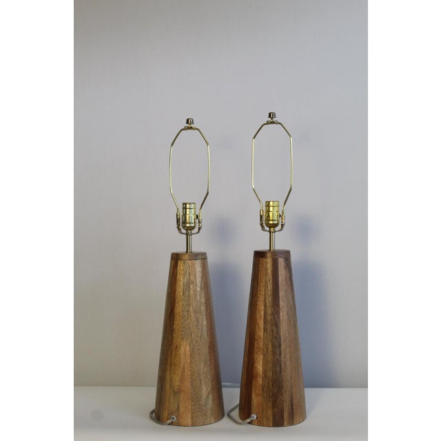 Wood Pair of Early 20th Century Lightolier Influence Table Lamps For Sale - Image 7 of 10