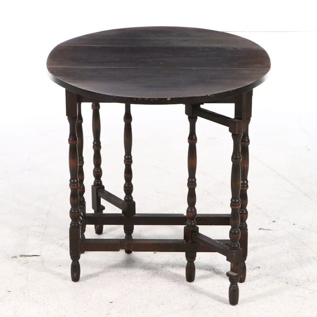 English 1940s William & Mary Style Turned Walnut Gate-Leg Drop-Leaf Accent Table For Sale - Image 3 of 11