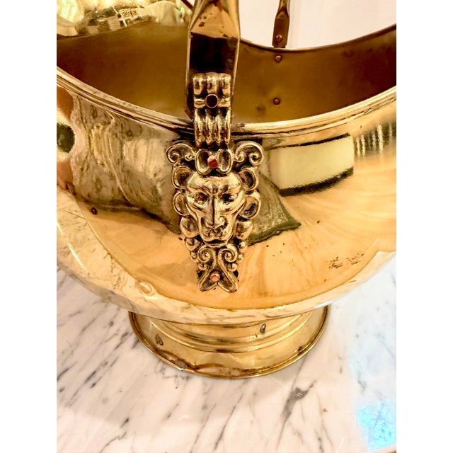 English Large Brass Coal Scuttle / Fireplace Log Bucket With Lion Mask Mounts & Delft-Style Ceramic Handles - For Sale - Image 3 of 9