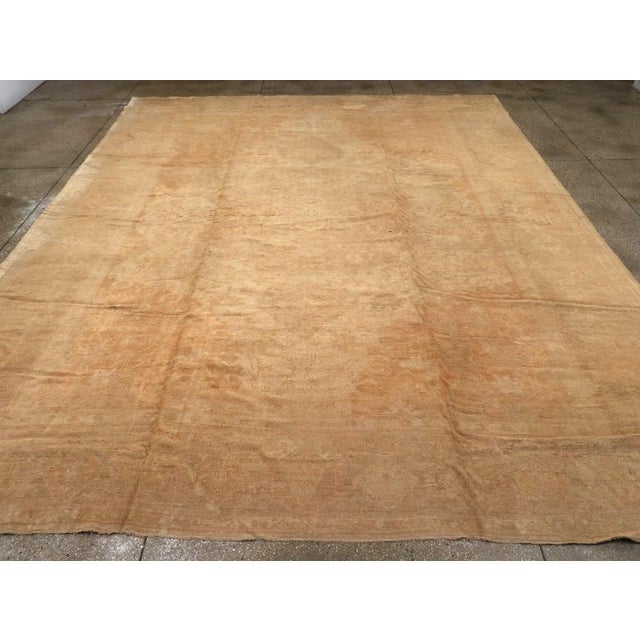 Galerie Shabab Collection Early 20th Century Handmade Turkish Oushak Room Size Carpet in Gold and Beige For Sale - Image 4 of 10