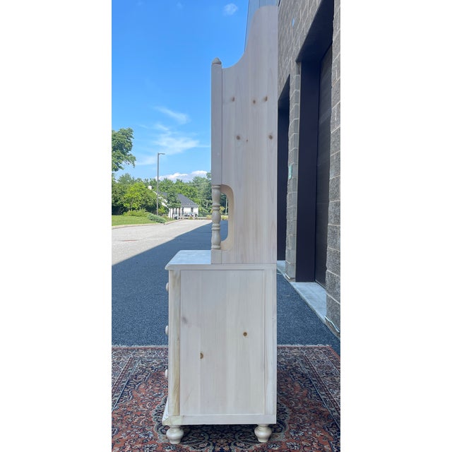 1990s Thomasville Impressions Ribbons & Bows Collection Rustic Country Cottage Knotty Pine 3 Drawer Chest With Bookcase Top in Distressed Beige For Sale - Image 12 of 16