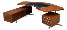 Example of Osvaldo Borsani Executive Desks