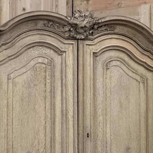 Mid 18th Century 18th Century Liégeois Régence Period Stripped Oak Linen Press For Sale - Image 5 of 18