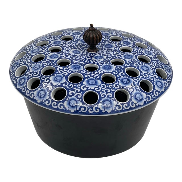 Vintage Theodore Alexander Blue and White Chinoiserie Flower Centerpiece, Tulipiere, Ikebana Vase For Sale