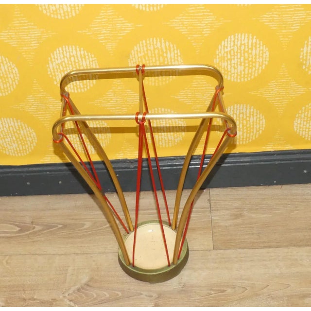 Decorative highlight Elegant design - beautifully curved, matte gold struts with red string threads Good vintage...