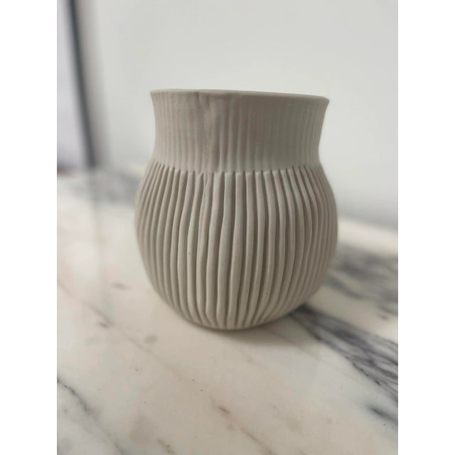 Cym Warkov Medium Ribbed Porcelain Vase For Sale In Little Rock - Image 6 of 8