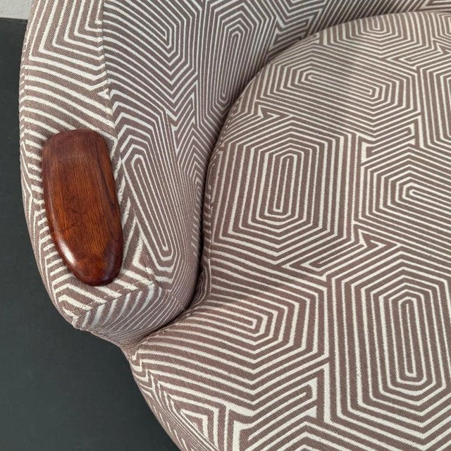 Taupe 1970s Mid-Century Modern Oversized Round Chaise Lounge Chair For Sale - Image 8 of 11