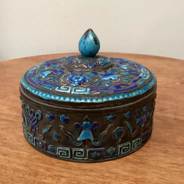 Chinese Vintage Chinese Silver on Cooper Multicolored Enameled Asian Motifs Box China For Sale - Image 3 of 12