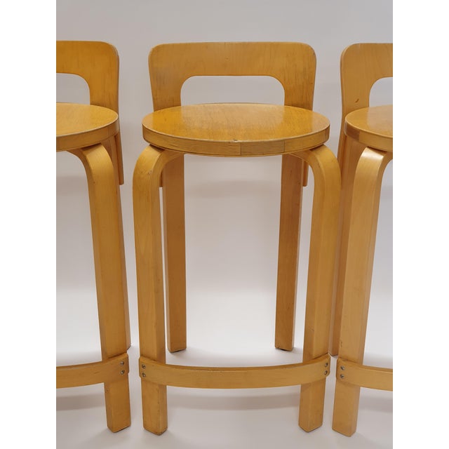 Artek K65 Stools by Alvar Aalto for Artek, 1960s, Set of 4 For Sale - Image 4 of 16
