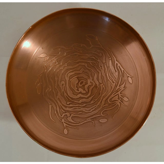 1920s Large Decorative Copper Bowl with Etched Motive For Sale - Image 5 of 10