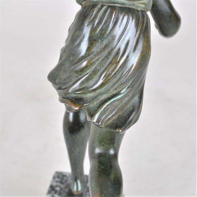 P Le Faguays, Art Deco Woman with Ball, 20th Century, Bronze For Sale - Image 4 of 18
