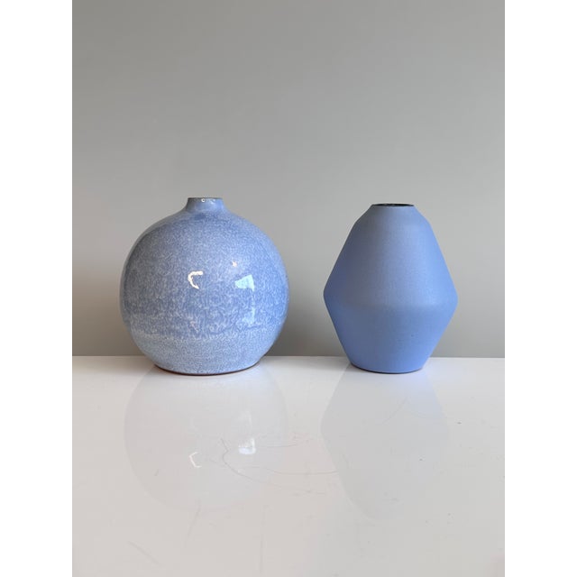 Mid-Century Modern Handmade Light Blue Studio Ceramic Vases from Manufaktur Töpferhof Römhild, Thuringia, Germany, 1970s, Set of 2 For Sale - Image 3 of 15