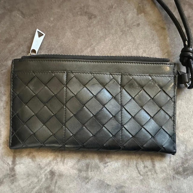 Metal 21st Century Black Leather Intrecciato Weave Clutch Wallet by Bottega Veneta For Sale - Image 7 of 12