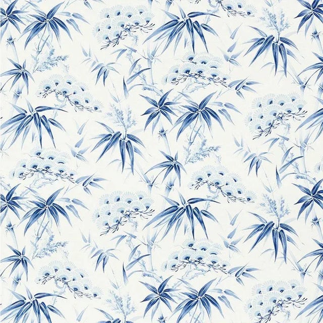 Sample - Schumacher Arita Floral Fabric in Porcelain For Sale