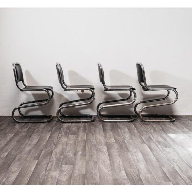 Set 6 Cantilever Chairs In Chromed Steel Design 80's Vintage Modernism. All-chrome cantilevered tubular steel frame, with...