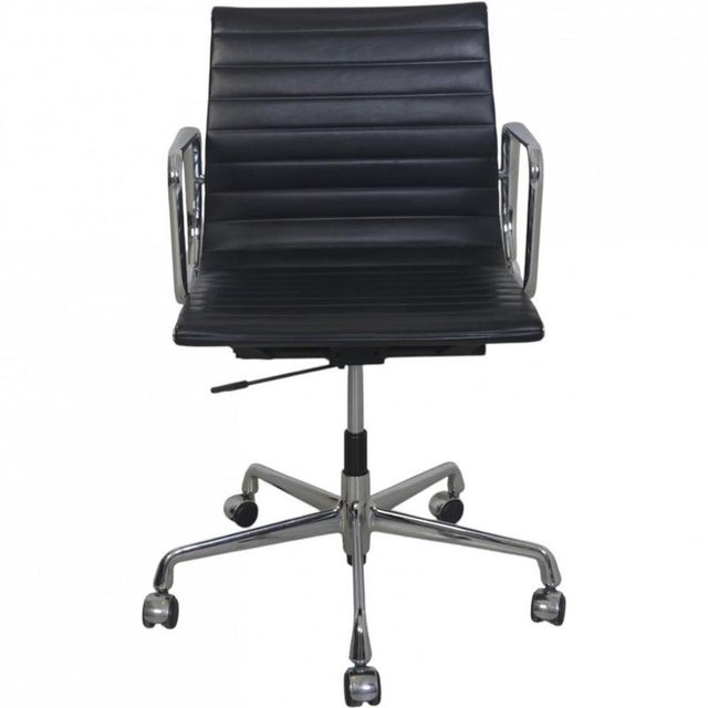 EA117 Desk Chair by Charles Eames, 2006 For Sale - Image 17 of 17