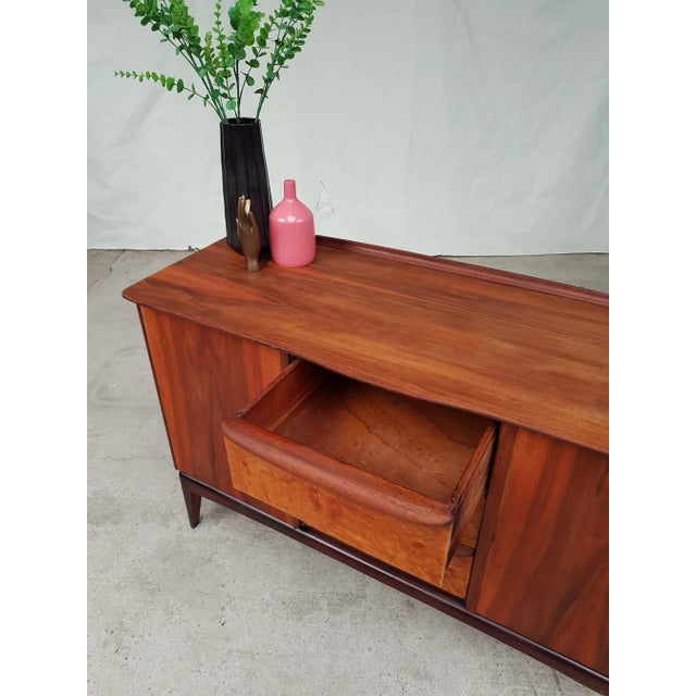Mid-Century Walnut Sideboard from McIntosh, 1950s For Sale - Image 3 of 11