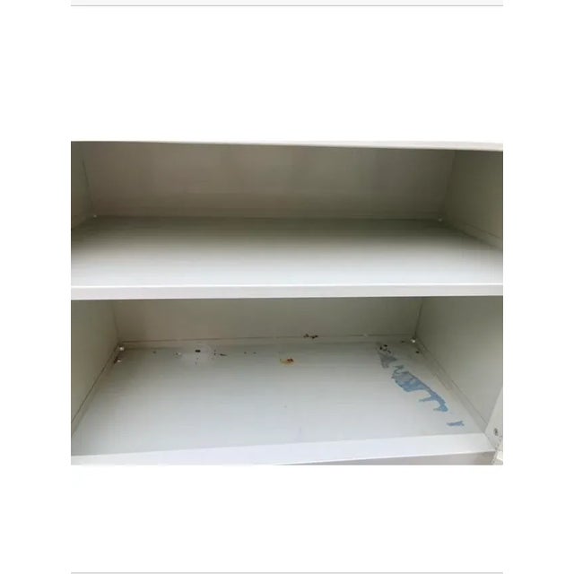 Eggshell Vintage Mid-Century Modern Industrial Eggshell Metal Medical Cabinet For Sale - Image 8 of 10