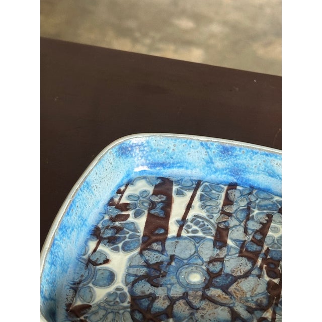 Royal Copenhagan 1960s Fajance Plate With Blue Flowers by Johanne Gerber for Royal Copenhagen For Sale - Image 4 of 5