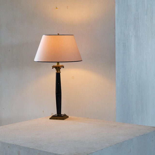 Neoclassical Table Lamp in Marble and Brass, 1970s For Sale - Image 3 of 12