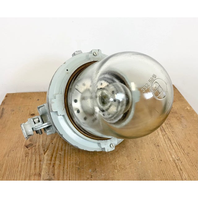Industrial Grey Cast Aluminium Explosion Proof Lamp from Elektrosvit, 1970s For Sale - Image 12 of 15