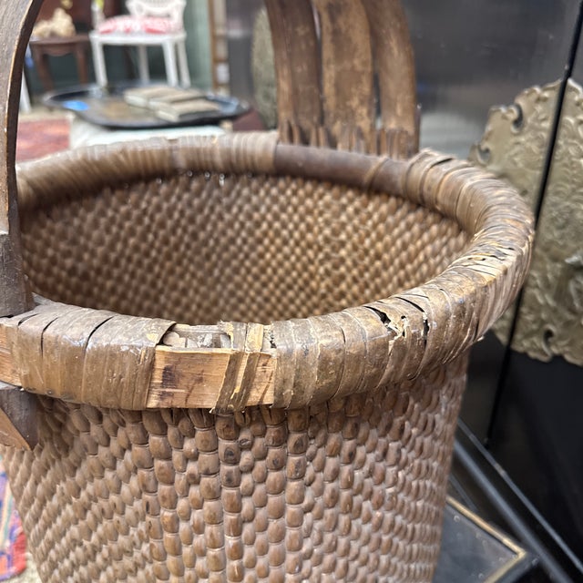 Late 19th Century Antique Chinese Woven Bent Handled Fishing Basket For Sale - Image 5 of 9