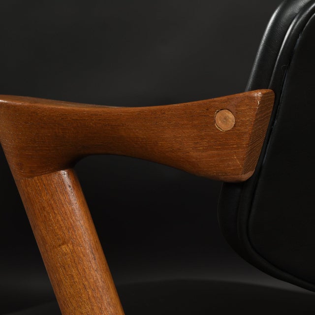 Set of 6 Kai Kristiansen Model 42 Solid Teak "Z" Armchairs 1960s Vintage For Sale - Image 12 of 16