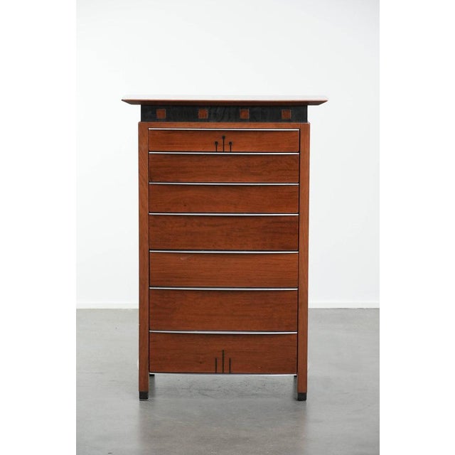 Tthis beautiful Art Deco design chest of drawers by Schuitema from the Decoforma series, featuring 7 drawers. : This...
