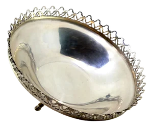 Silver Candy Box with Wire Rack Rim and Horses Feet-Shaped Feet