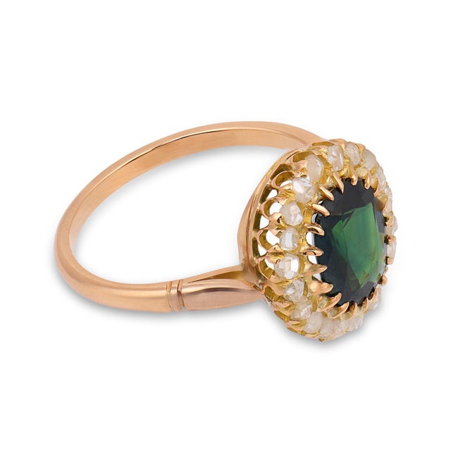 Early 20th Century Victorian 2.10 Carat Green Sapphire Diamond 18k Yellow Gold Cluster Ring, Size 7.75 For Sale - Image 4 of 7