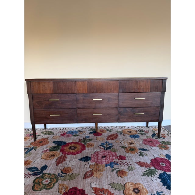 Wood Mid-Century Modern Walnut 9-Drawer Dresser by Stanley Distinctive Furniture Collection For Sale - Image 7 of 7