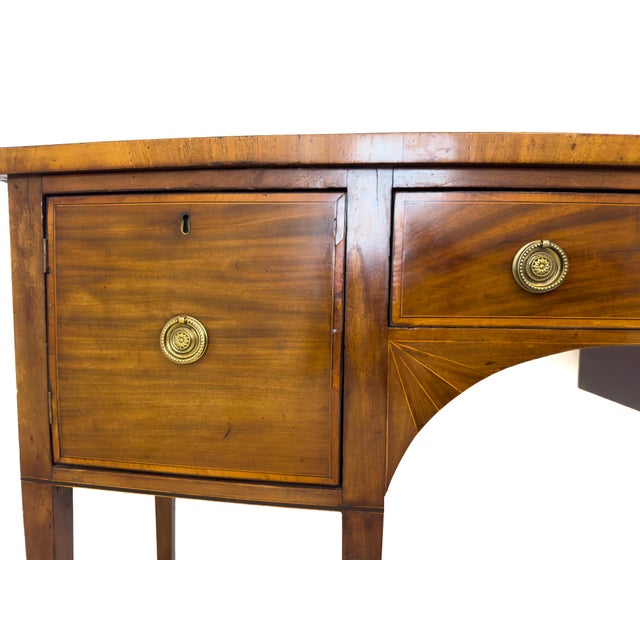 Hepplewhite 18th C. George III Mahogany Bowfront Huntboard / Sideboard - In the Style of George Hepplewhite For Sale - Image 3 of 6