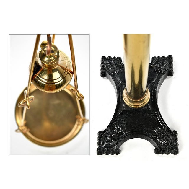 Balance anglaise en laiton ''Hunt & Co'' Circa 1920 This piece is designed in the style of the selected designer and/or...