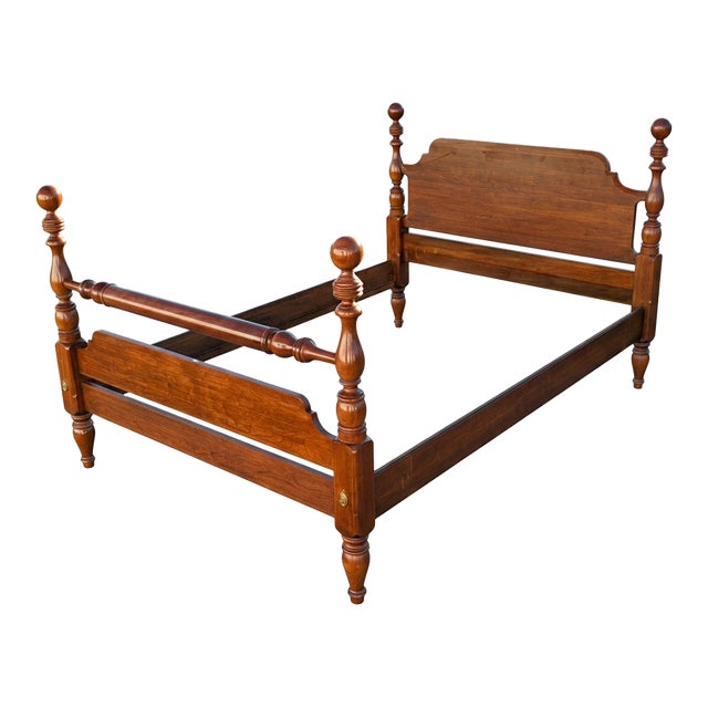 Vintage Henkel Harris Heirloom-Quality American Regency Cannonball Full Bedframe For Sale