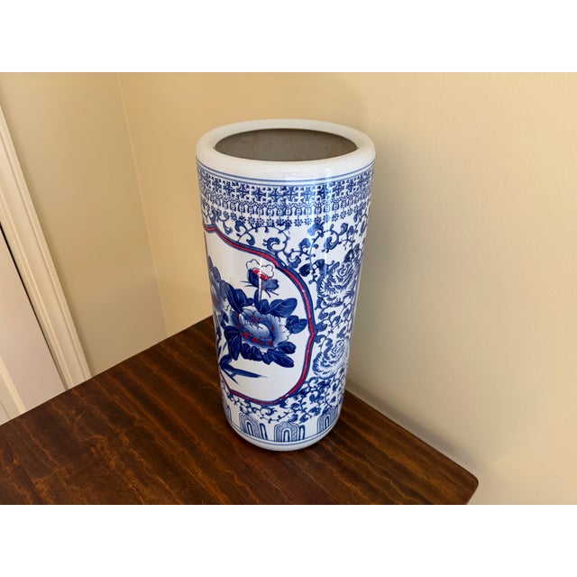 Chinoiserie Vintage Chinoiserie Blue and White Porcelain Umbrella Stand For Sale - Image 3 of 13