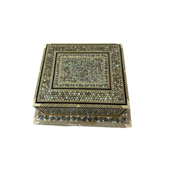 Luxury Vintage Mother of Pearl Inlaid Wooden Cigarette Box for 40 Cigarettes For Sale - Image 12 of 13