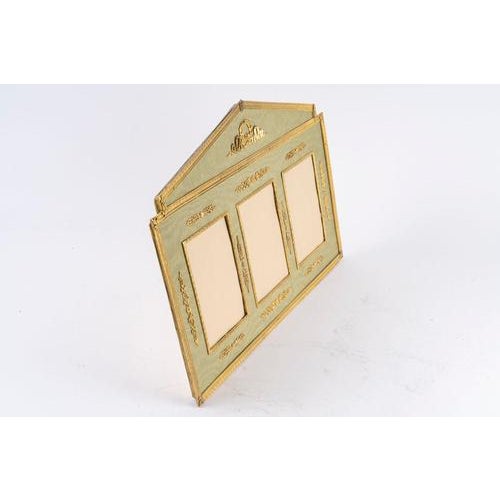 Large Napoleon III Photo Frame in Gilt Brass and Green Fabric For Sale - Image 6 of 8