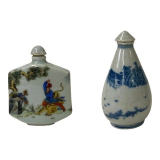 2 X Chinese Porcelain Snuff Bottle Blue White Color Scenery Graphic For Sale