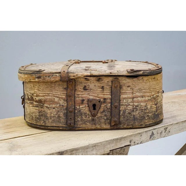 Metal Bound Box, 1840s, in Flawless conditions. Designed before 1890